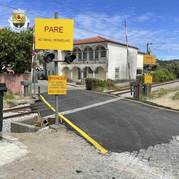 Término das obras na passagem de nível de Samil