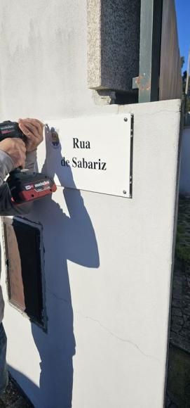 Reparação das placas de toponímia